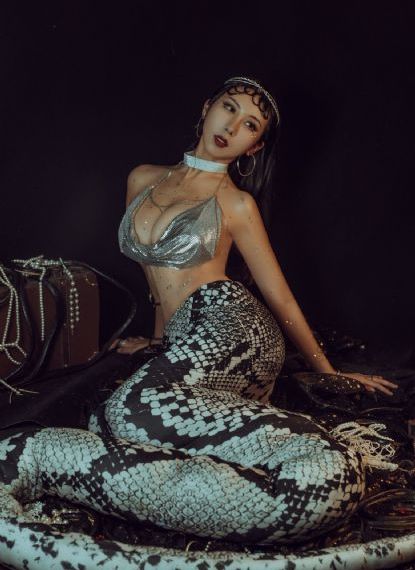 欧美h版成人精品_1080高清视频观看